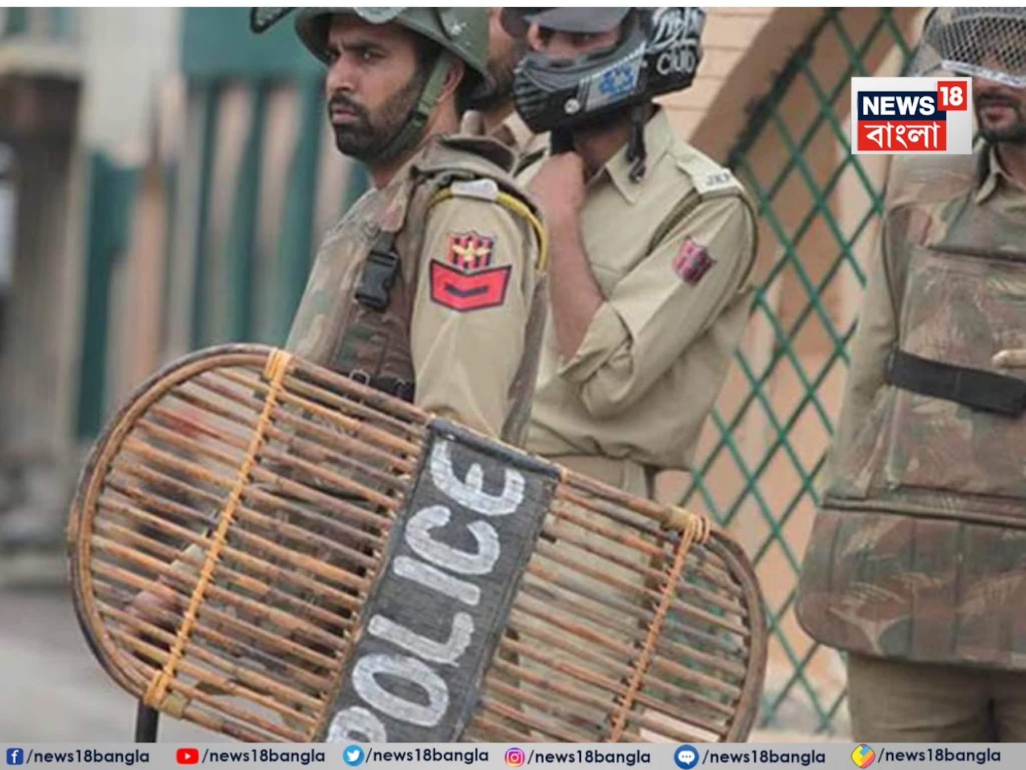 Jammu Kashmir News: ফরিদাবাদে উদ্ধার ৩৫০ কেজি আরডিএক্স, জোড়া একে ৪৭! চিকিৎসককে জেরা করে খোঁজ পেল জম্মু কাশ্মীর পুলিশ