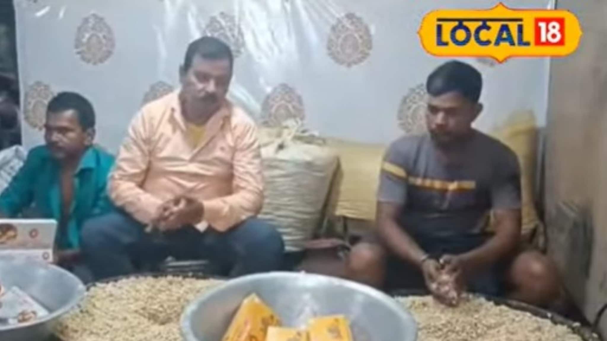 South 24 Parganas News: শীত পড়তেই শুরু জয়নগরের মোয়া তৈরির কাজ, রইল আসল মোয়ার খোঁজ