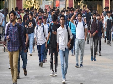 মেদিনীপুরবাসীদের জন্য সুবর্ণ সুযোগ! মোটা মাইনে, অনেক শূন্যপদে নিয়োগ! আজই আবেদন করুন মেদিনীপুরবাসীদের জন্য সুবর্ণ সুযোগ! মোটা মাইনে, অনেক শূন্যপদে নিয়োগ! আজই আবেদন করুন