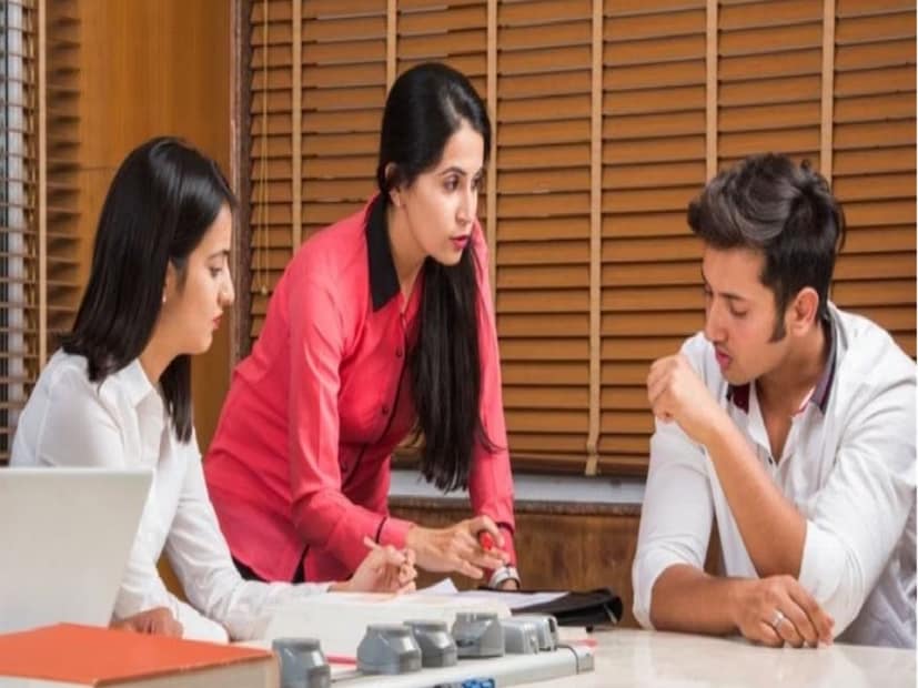  কাঁথির এই প্রশিক্ষণ কেন্দ্রে এখন বহু ছাত্রছাত্রী সম্পূর্ণ বিনামূল্যে প্রশিক্ষণ নিয়ে স্বনির্ভর হয়ে উঠছেন। তাদের কেউ গার্মেন্টস কারখানায় কাজ পাচ্ছেন, কেউ আবার অফিস সহকারী বা ডাটা এন্ট্রি অপারেটর হিসেবে চাকরি করছেন। গ্রামীণ অঞ্চলের অর্থনৈতিক উন্নয়নে ও বেকার যুবক-যুবতীদের স্বনির্ভরতার লক্ষ্যে এই উদ্যোগ গুরুত্বপূর্ণ ভূমিকা রাখছে।