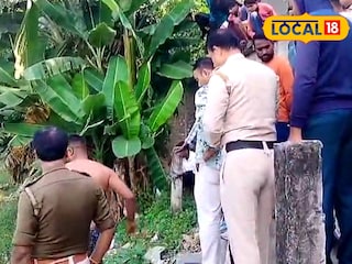 ঘটনাস্থলে পুলিশ ঘটনাস্থলে পুলিশ