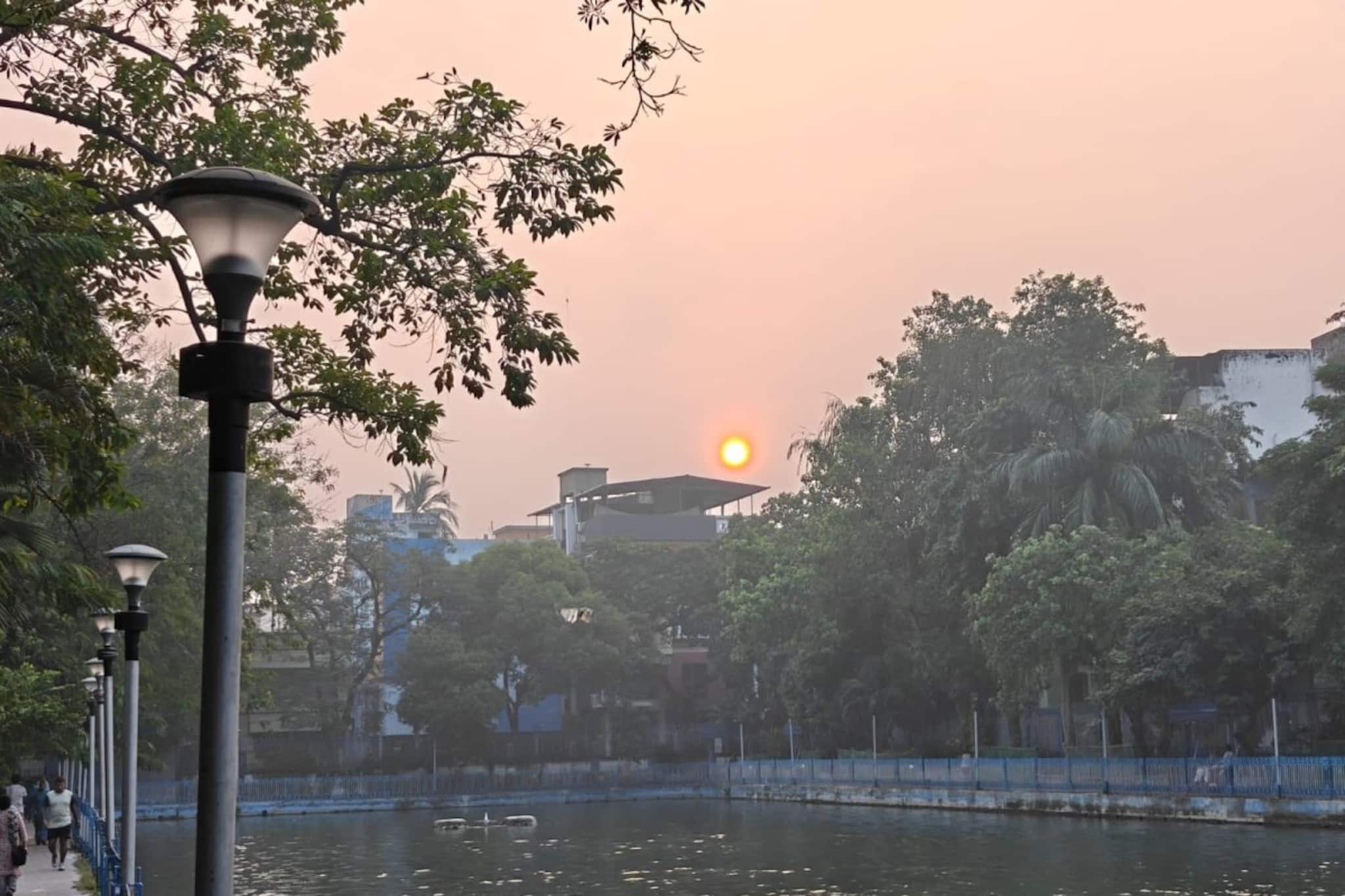 West Bengal Weather Update: জেলায় জেলায় শীতের আমেজ, আগামী ক’দিন তাপমাত্রা কতটা নামার সম্ভাবনা, দেখে নিন
