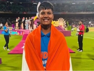 ক্রান্তি গৌড়কে মধ্যপ্রদেশ সরকার ১ কোটি টাকা পুরস্কার দেবে, বাবা বলছেন মেয়ের জন্য গর্বিত ক্রান্তি গৌড়কে মধ্যপ্রদেশ সরকার ১ কোটি টাকা পুরস্কার দেবে, বাবা বলছেন মেয়ের জন্য গর্বিত