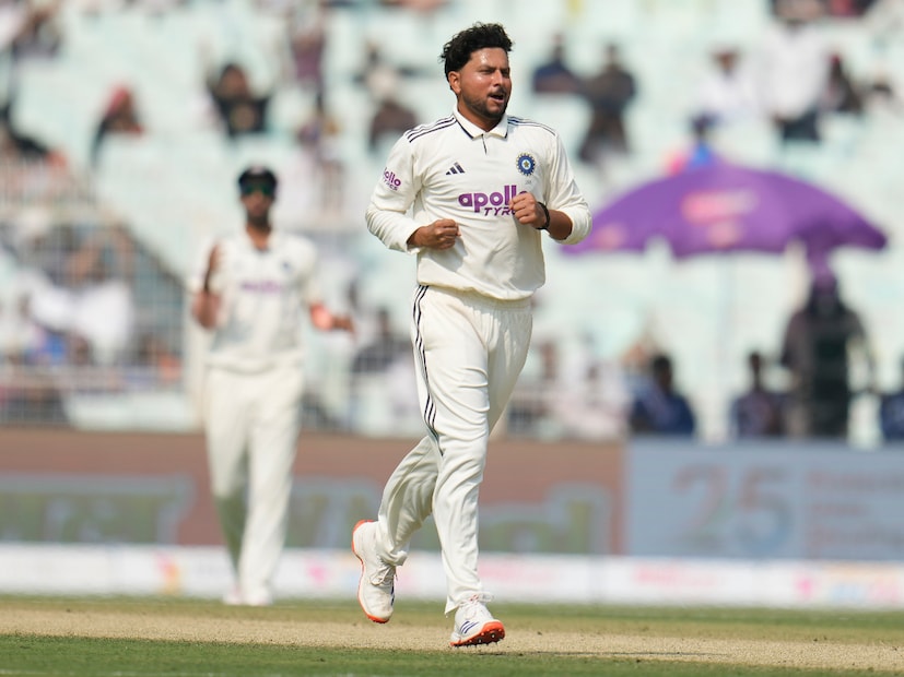 এছাড়া মহম্মদ সিরাজ ও কুলদীপ যাদব ২টি করে উইকেট নেন। এছাড়া একটি উইকেট নেন অক্ষর প্যাটেল। এবার দেখার প্রথম ইনিংসে ভারত কত রানের লিড নিতে পারে। 