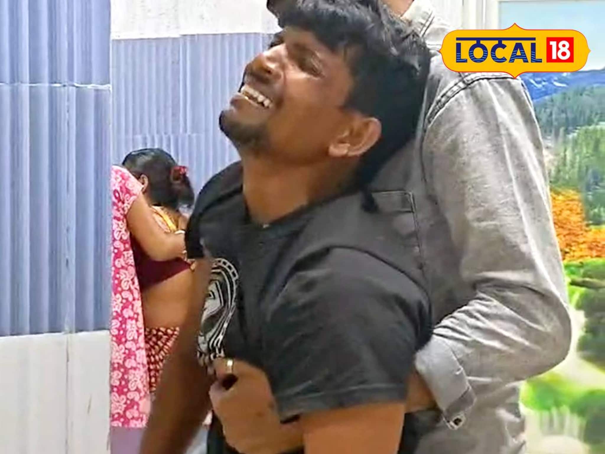 Snake Bite: জমিতে জল দিতে গিয়ে পায়ে কামড়! হাসপাতালে নিয়ে গেলেও বাঁচল না প্রাণ, সাপের ছোবলে মৃত্যু কুলতলির যুবকের Snake Bite: জমিতে জল দিতে গিয়ে পায়ে কামড়! হাসপাতালে নিয়ে গেলেও বাঁচল না প্রাণ, সাপের ছোবলে মৃত্যু কুলতলির যুবকের