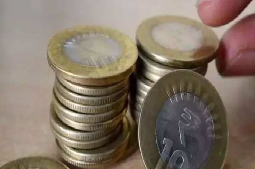 যদি প্রতি মাসে ১ লক্ষ টাকা করে জমা করা যায় সেক্ষেত্রে ২১ বছর পরে মোটা রাশি হবে ৬৫ লক্ষ টাকা ৷ প্রতীকী ছবি ৷