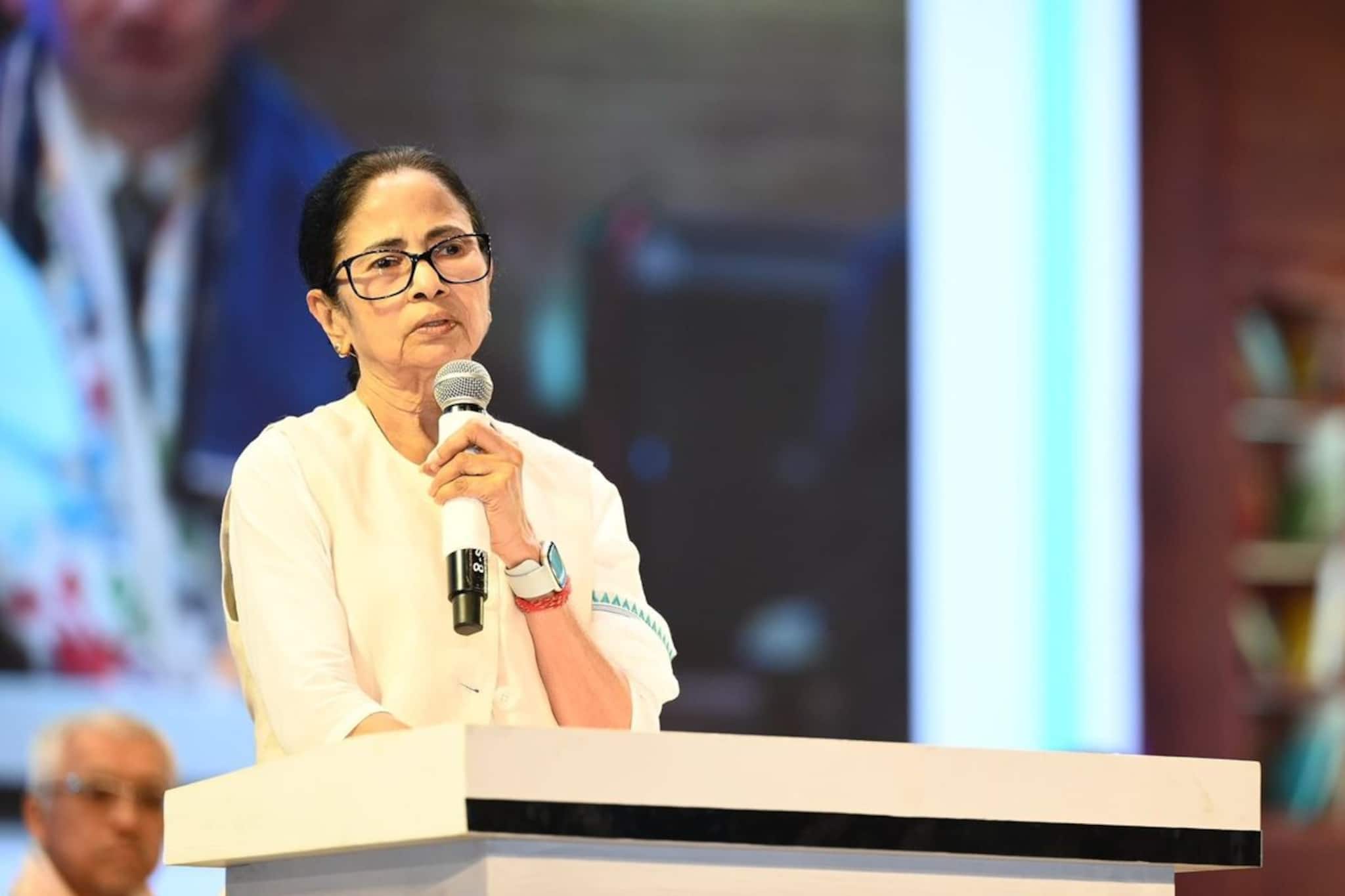 আজ বনগাঁয় জোড়া রাজনৈতিক কর্মসূচি মমতার, পিছিয়ে থাকা মতুয়া গড়ে ভাল ফলের আশায় তৃণমূল