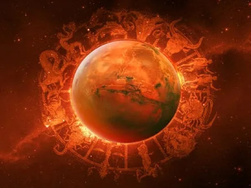 *সবচেয়ে গুরুত্বপূর্ণ বিষয়, মাঙ্গলিক দোষ স্থায়ী বাধা নয়। জীবনকে উন্নত করার জন্য অনেক সহজ এবং কার্যকর প্রতিকার রয়েছে। যথাযথ পদক্ষেপ গ্রহণ, ইতিবাচক চিন্তাভাবনা এবং নিয়মিতভাবে এই দোষগুলি মেনে চলা এক ব্যক্তিকে এই ত্রুটির প্রভাব থেকে উল্লেখযোগ্যভাবে রক্ষা করতে পারে। অতএব, ভয় পাওয়ার পরিবর্তে, এটিকে বুদ্ধিমানের সাথে পরিচালনা করা প্রয়োজন। ভোপাল-ভিত্তিক জ্যোতিষী এবং বাস্তু পরামর্শদাতা পণ্ডিত হিতেন্দ্র কুমার শর্মা এই বিষয়ে আরও তথ্য প্রদান করেন।