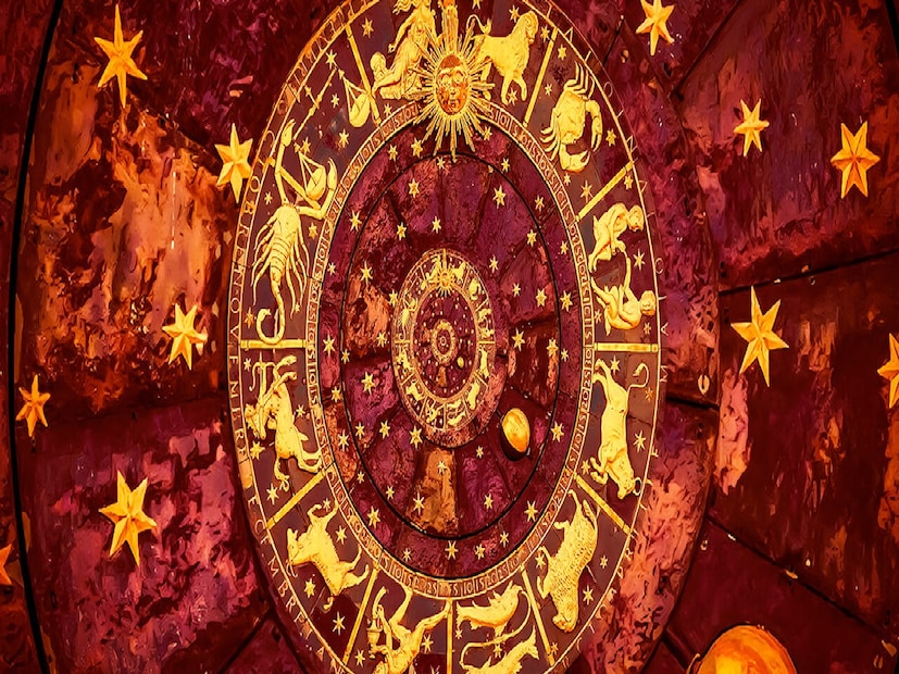 *তদুপরি, মঙ্গলের অবস্থান কাজের কর্মক্ষমতা, আয় এবং আত্মবিশ্বাসকেও প্রভাবিত করতে পারে। কখনও কখনও ক্যারিয়ারে বাধা দেখা দেয়, অথবা কাজগুলি সম্পন্ন হতে সময় লাগে। আর্থিক চাপও বাড়তে পারে, যা মনের উপর আরও চাপ সৃষ্টি করে।