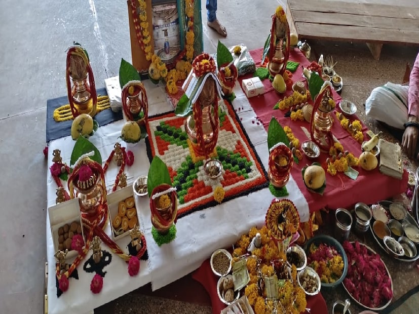 *প্রভাবঃ প্রথম ঘরে মঙ্গল সরাসরি একজন ব্যক্তির বিবাহিত জীবনে প্রভাব ফেলে। দম্পতির মধ্যে উত্তেজনা বৃদ্ধি পায় এবং ভুল বোঝাবুঝি বাড়তে থাকে। বাড়িতে তর্ক-বিতর্ক সাধারণ হয়ে ওঠে। কিছু ক্ষেত্রে, পরিস্থিতি এমনকি হিংসাত্মক পরিস্থিতিতেও পরিণত হতে পারে।