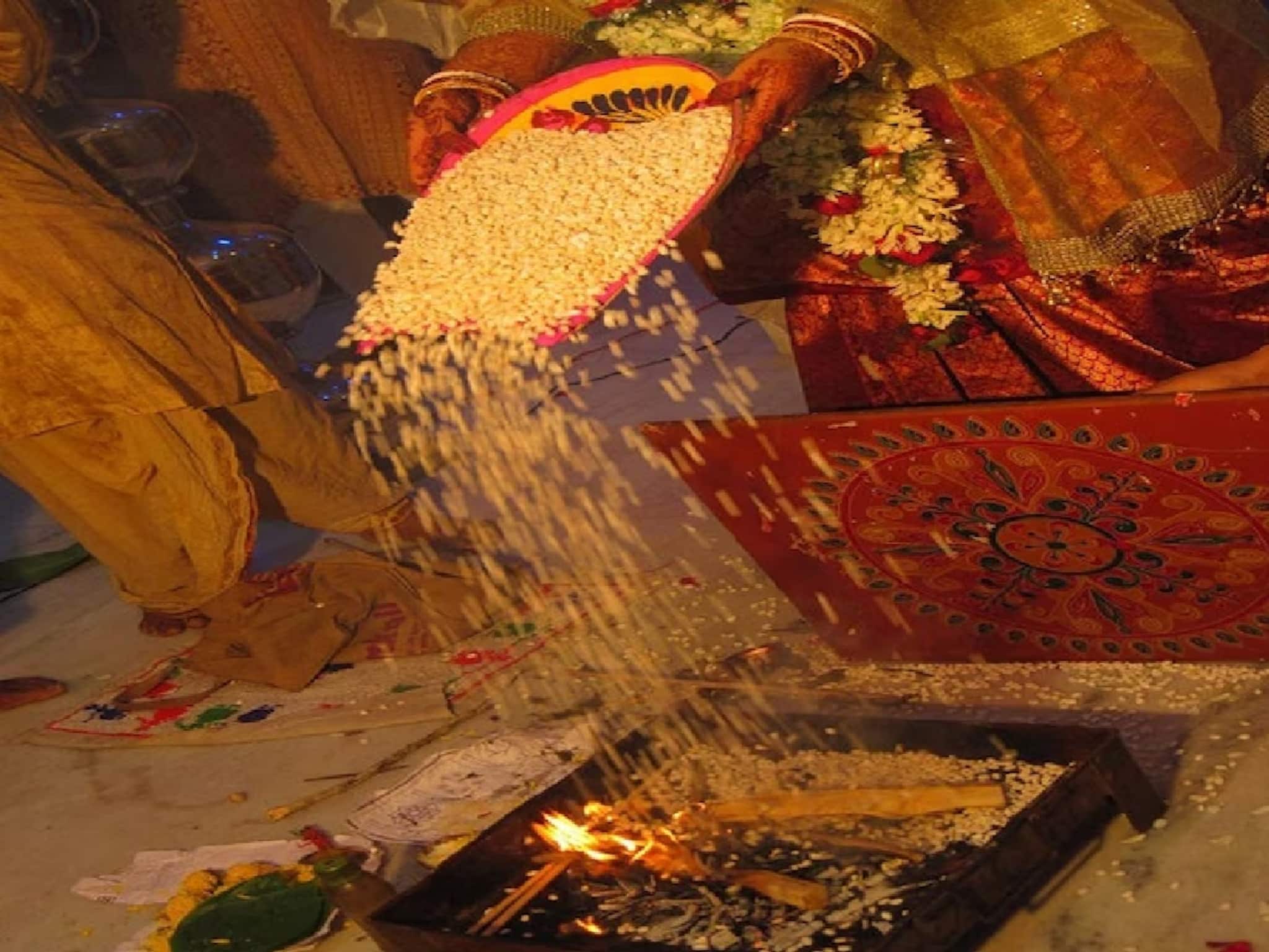 Manglik Dosha Signs: হওয়া কাজ স্তব্ধ! বিবাহিত জীবনে মৃত্যুযোগ! কুষ্ঠিতে মাঙ্গলিক যোগ থাকলে বিপজ্জনক লক্ষণ জানুন, নচেৎ প্রাণহানি! সুপার টোটকায় প্রতিকার সহজেই