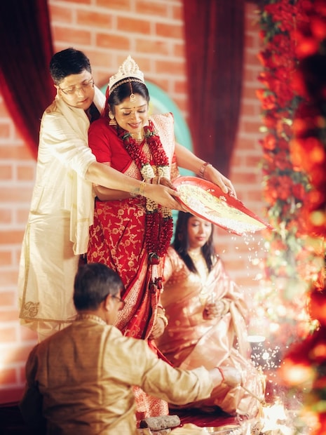 অন্তরা মসলন্দপুরের বাসিন্দা৷ ইন্ডিয়ান আইডল রিয়ালিটি শোয়ে অংশ নেন তিনি৷ যদিও তিনি জয়ী হননি৷ এরপর থেকেই পাকাপাকি ভাবে শুরু হয় তাঁর সঙ্গীতচর্চা৷ বলিউড এবং টলিউডে গান করেন তিনি৷ শাহরুখ-কাজলের ছবিতে গেরুয়া গান হোক বা টলিউডে দেবের ছবিতে কিশোরী গানটি তাঁর গলায়৷ 