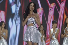 মিস ইউনিভার্সে নজর কেড়ে নিলেন বাংলাদেশের মিথিলা, বিতর্কিত পুরস্কার মঞ্চে চমকের পর চমক