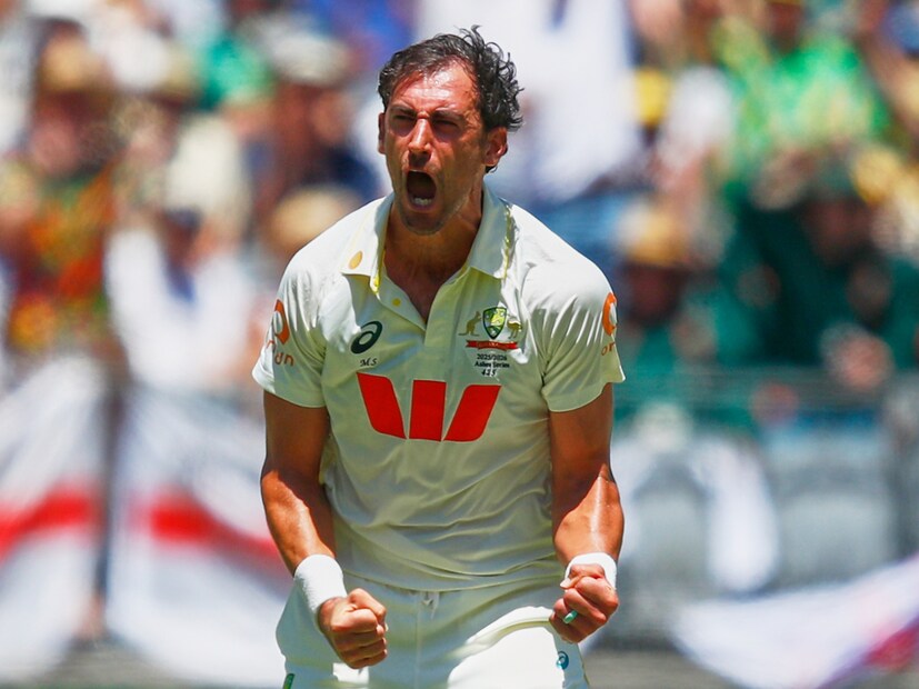 এছাড়া নিজের দেশে টেস্ট ক্রিকেটে সর্বাধিক ৪ উইকেট বা তার বেশি নেওয়া বোলার হিসেবেও স্টার্ক নতুন ইতিহাস গড়েছেন। ক্রেইগ ম্যাকডারমটকে পেছনে ফেলে তিনি ২২ বার চার বা তার বেশি উইকেট নেওয়ার কীর্তি গড়েছেন। পাশাপাশি নিজের দেশে সর্বাধিক ৫ উইকেট হাউল নেওয়া বাঁহাতি পেসার হিসেবেও তিনি শীর্ষে উঠে এসেছেন। অস্ট্রেলিয়ায় এটি ছিল তার নবম পাঁচ উইকেট হাউল, যা অ্যালান ডেভিডসনের রেকর্ডকে ছাড়িয়ে গেল।