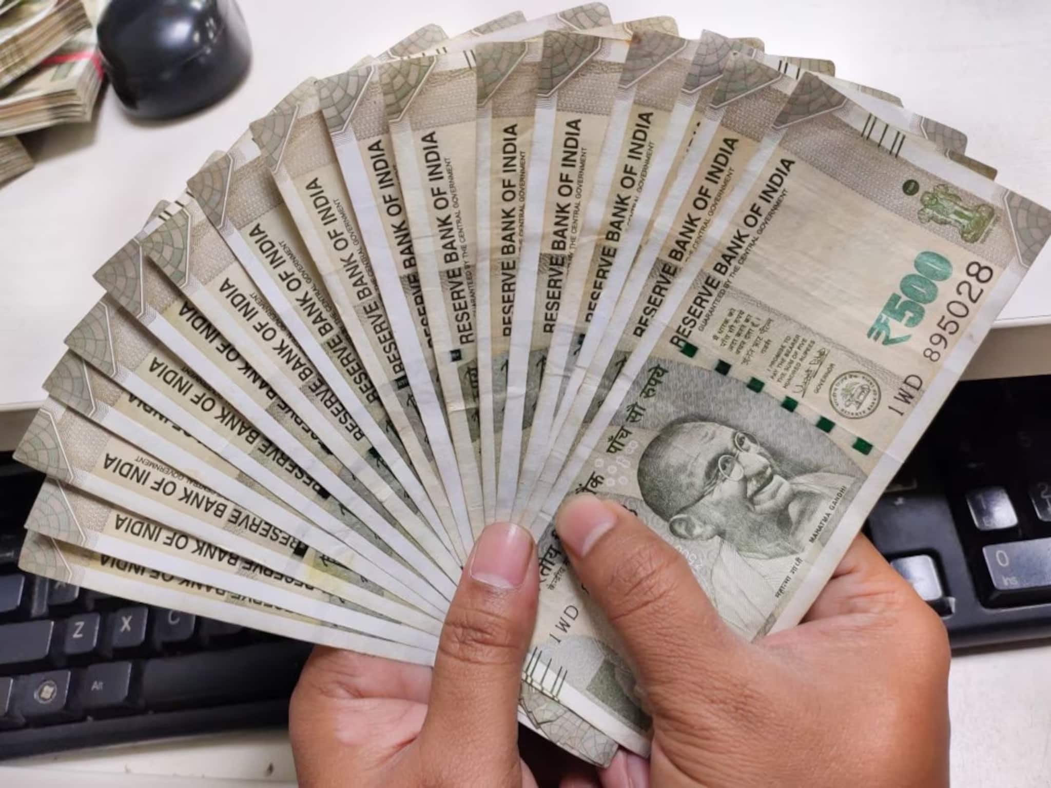 Business Idea: বিয়ের মরশুমে ১০ থেকে ১২ টাকায় শুরু করুন দুর্দান্ত ব্যবসা! মাসে মাসে আয় হবে মোটা টাকা