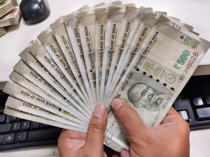 জানেন তো বিয়ের মরসুম আসছে? আর এই বিয়ের মরশুমে, আপনি শুরু করতে পারেন এক দুর্দান্ত ব্যবসা। বাঁকুড়া শহরেই রয়েছে, এমন একটি দোকান যেখান থেকে আপনি কিনে নিতে পারবেন আপনার ব্যবসা করার জিনিস গুলি। দাম অত্যন্ত কম, খরচ করতে হবে মাত্র ১০ টাকা থেকে ১২ টাকা! কী ভাবছেন? মশকরা করা হচ্ছে? জানেন তো বিয়ের মরসুম আসছে? আর এই বিয়ের মরশুমে, আপনি শুরু করতে পারেন এক দুর্দান্ত ব্যবসা। বাঁকুড়া শহরেই রয়েছে, এমন একটি দোকান যেখান থেকে আপনি কিনে নিতে পারবেন আপনার ব্যবসা করার জিনিস গুলি। দাম অত্যন্ত কম, খরচ করতে হবে মাত্র ১০ টাকা থেকে ১২ টাকা! কী ভাবছেন? মশকরা করা হচ্ছে?