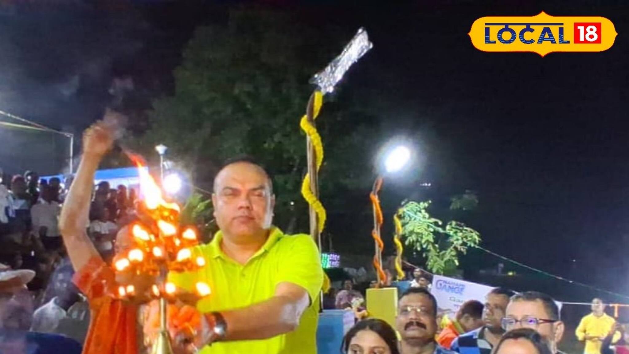 বারাণসীর আদলে মুর্শিদাবাদে গঙ্গা আরতি! ভিড় জমিয়েছেন প্রচুর মানুষ, দেখুন চোখ ধাঁধানো ছবি