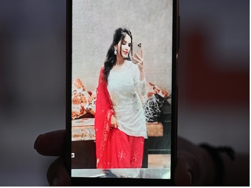 দুধ, ডিম, ফল এবং পুষ্টিকর খাবার মুসকানকে খাওয়ানো হচ্ছে। বাচ্চা হওয়ার পরেও জেল ম্যানুয়াল অনুযায়ী শিশুর যত্ন নেওয়া হবে। নিজের স্বামীকে খুনের অভিযোগে ধৃত মুসকান জেলে মা হয়েও খুব খুশি৷