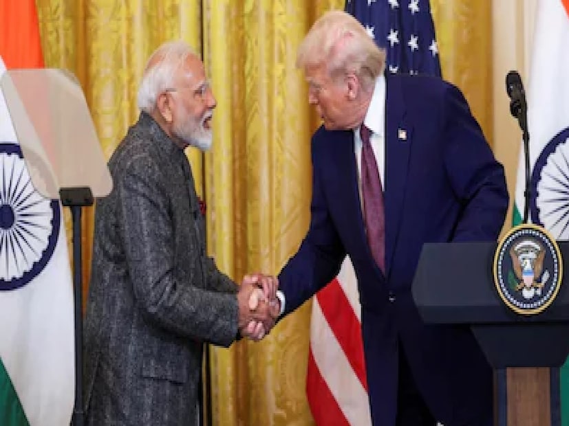 : কিছুদিন আগে ডোনাল্ড ট্রাম্প নরেন্দ্র মোদির উচ্ছ্বসিত প্রশংসা করেছিলেন৷ এবার ফের ভারতের সঙ্গে আমেরিকার বাণিজ্যিক চুক্তি নিয়ে নয়া দিশার কথা বললেন ক্যারোলিন লিভিট৷  হোয়াইট হাউসের আধিকারিক ক্যারোলিন লিভিট বলেছেন, মার্কিন প্রেসিডেন্ট ডোনাল্ড ট্রাম্প ভারত-মার্কিন সম্পর্ক নিয়ে 