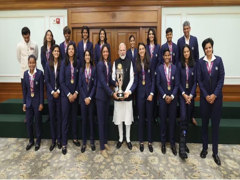 আলাপচারিতার সময়ে, প্রধানমন্ত্রী মোদি টিম ইন্ডিয়ার সকল ক্রিকেটারদের সঙ্গে দীর্ঘ সময় ধরে কথা বলেন। তিনি ভারতীয় দলকে বিশ্ব চ্যাম্পিয়ন হওয়ার জন্য অভিনন্দন জানান।