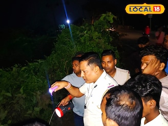 নিয়ন্ত্রণ হারিয়ে চারচাকা গাড়ির সঙ্গে বাইকের ধাক্কা! নয়ানজুলি থেকে উদ্ধার চালকের দেহ