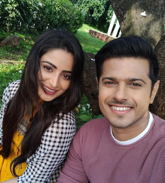 ‘আমি স্পষ্ট করে বলতে চাই: আমি কোনও সাক্ষাৎকার, বিবৃতি বা রেকর্ডিং দিইনি। যদি আপনার কাছে আমার এই কথা বলার কোনও বাস্তব প্রমাণ, কোনও বার্তা অডিও বা ভিডিও থাকে, তাহলে তা দেখান। আমার নামে খবর ছড়ানো বন্ধ করুন। আমার জীবন আপনার বিষয়বস্তু নয়। আমার নীরবতা আপনার অনুমতি নয়। দয়া করে মনে রাখবেন যে কেউ চুপ থাকার অর্থ এই নয় যে তার বলার কিছু নেই; এর অর্থ হল তিনি শব্দ প্রয়োগের চেয়ে মর্যাদা বেছে নিচ্ছেন,’’ অভিনেত্রী আরও যোগ করেন।