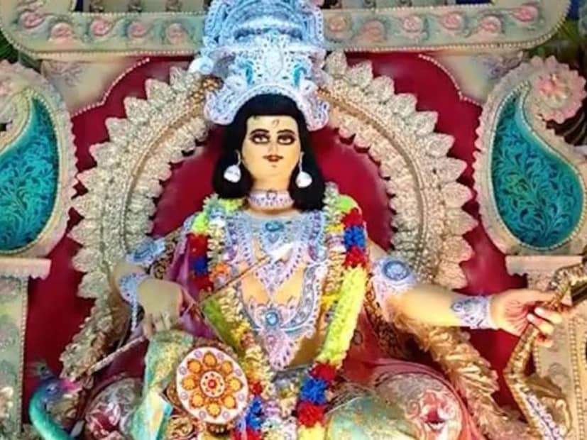 কোন কোন ফুল পুজোয় নিবেদন করলে দেবসেনাপতি কার্তিক খুশি হন, জানুন৷ বলছেন জ্যোতিষ বিশারদ পণ্ডিত হিতেন্দ্রকুমার শর্মা৷