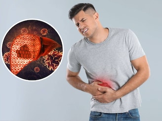 চিনি, ময়দা...রোজকার অনেক খাবারই লিভারের জন্য চরম বিষাক্ত! কী কী খেলে পচবে লিভার, জানুন!