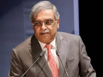 সুপ্রিম কোর্টের বিচারপতি বিক্রম নাথ