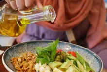 পাম তেল, সূর্যমুখী তেল-সহ ৫ তেলই ক্ষতির আড়ত! শরীরে খারাপ কোলেস্টেরল জমিয়ে ঝাঁঝরা হার্ট!