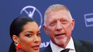 অনুরাগী ও ভক্তদের সঙ্গে তাঁর সন্তানলাভের সংবাদ ভাগ করে নিয়েছেন বেকার