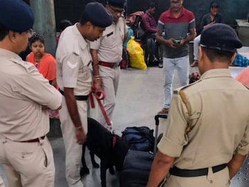 পূর্ব রেল তার সমগ্র নেটওয়ার্ক জুড়ে সর্বক্ষণ নজরদারি এবং প্রতিরোধমূলক ব্যবস্থা জোরদার করেছে