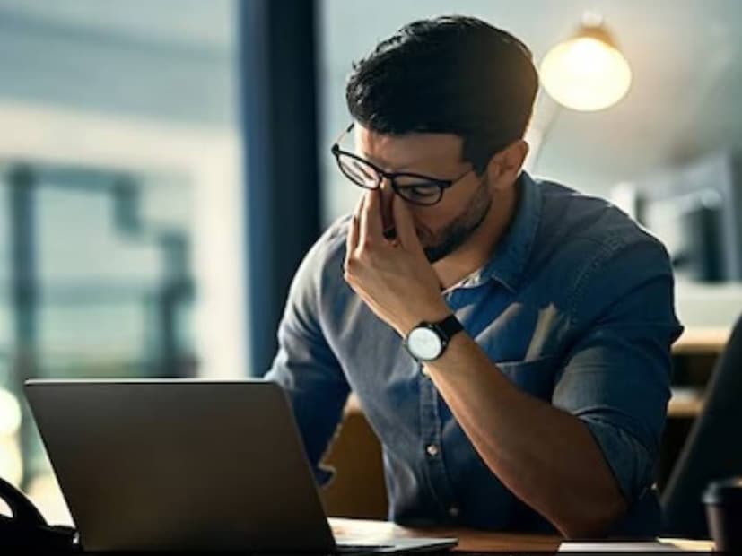 মনে রাখা গুরুত্বপূর্ণ যে, যদিও মহিলারা আরও নির্দিষ্ট সময়ে মেনোপজের মধ্য দিয়ে যান, পুরুষদের হরমোনের হ্রাস হঠাৎ করে হয় না এবং এর অর্থ তাদের কার্যকারিতা সম্পূর্ণরূপে বন্ধ হয়ে যায় না। প্রকৃতপক্ষে, অনেক পুরুষেরই উল্লেখযোগ্য লক্ষণ দেখা যায় না।