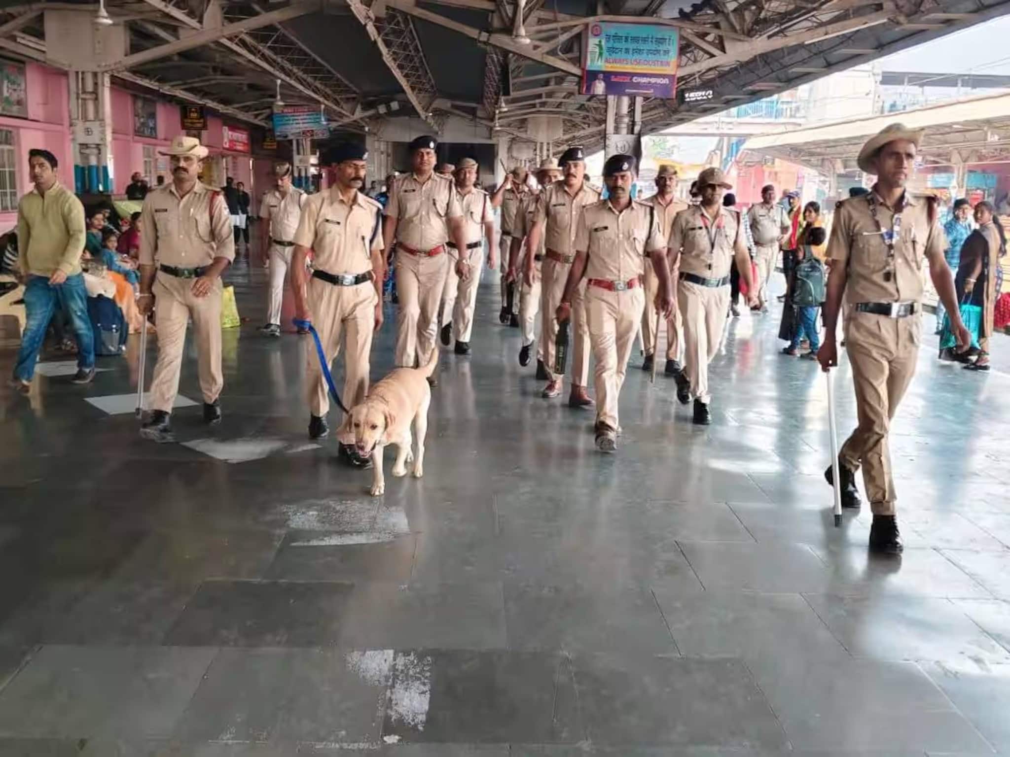 North Eastern Railways: দিল্লিতে লালকেল্লার কাছে গাড়িতে বিস্ফোরণের জের, নিরাপত্তা ব্যবস্থা নিয়ে কড়া নজরদারি চালাচ্ছে উত্তর পূর্ব সীমান্ত রেল