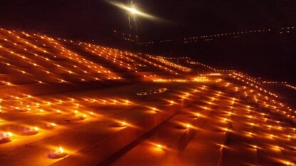 হরিদ্বারের দেব দীপাবলির নিজস্ব জাঁকজমক রয়েছে হরিদ্বারের দেব দীপাবলির নিজস্ব জাঁকজমক রয়েছে