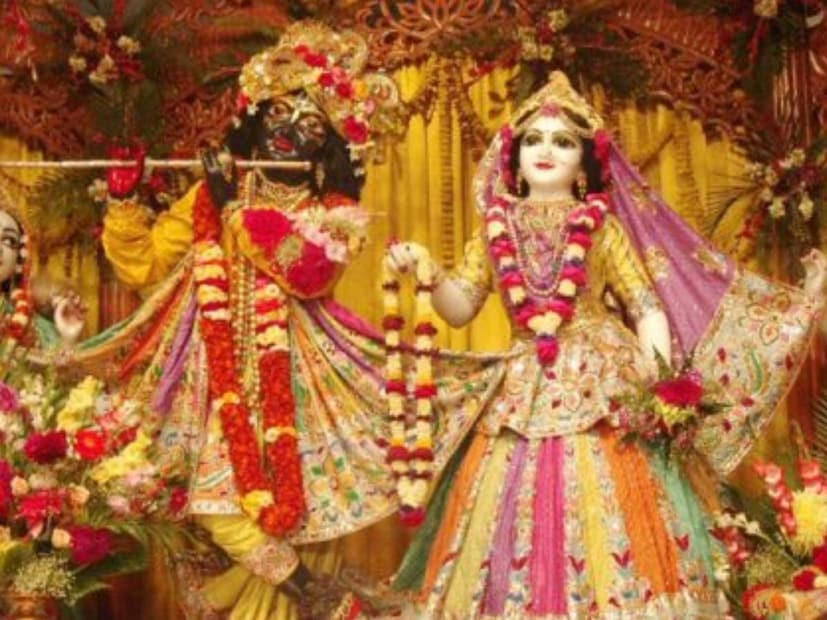 এ বছরের রাস পূর্ণিমা পালিত হবে বুধবার, ৫ নভেম্বর৷ প্রতি বছর কার্তিক মাসের পূর্ণিমা তিথিতে পালিত হয় এই পুণ্য পার্বণ৷ এই বিশেষ দিন অত্যন্ত পুণ্যময় ও পবিত্র বলে মনে করা হয়৷ এ বছরের রাস পূর্ণিমা পালিত হবে বুধবার, ৫ নভেম্বর৷ প্রতি বছর কার্তিক মাসের পূর্ণিমা তিথিতে পালিত হয় এই পুণ্য পার্বণ৷ এই বিশেষ দিন অত্যন্ত পুণ্যময় ও পবিত্র বলে মনে করা হয়৷