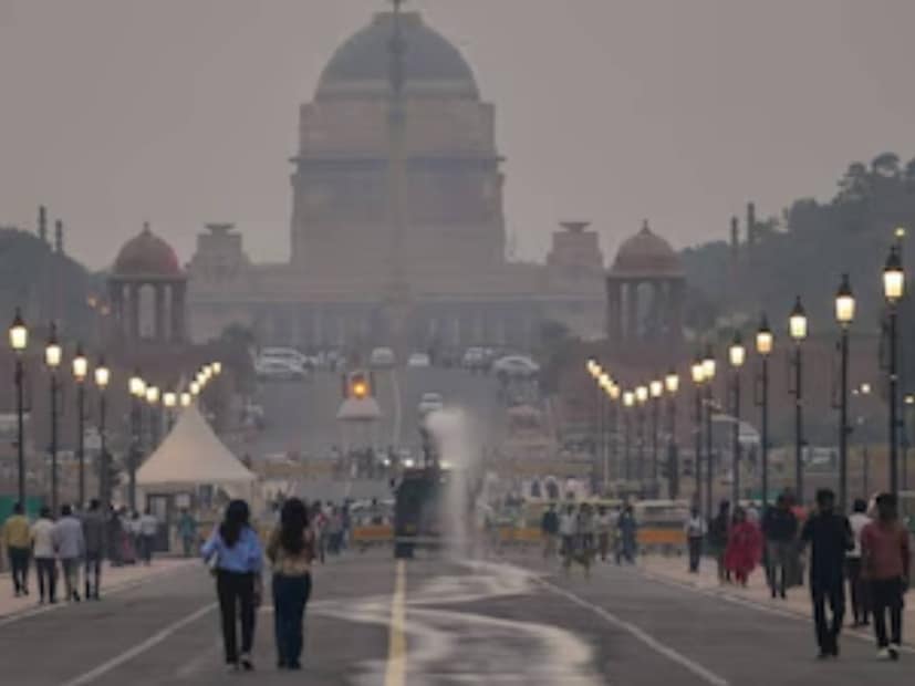 দিল্লির বাতাসের দম বন্ধ হয়ে যাওয়া যেন অব্যাহত রয়েছে। রাজধানীতে গড় বায়ু মানের সূচক (AQI) ৩৪৭ রেকর্ড করা হয়েছে। ক্রমবর্ধমান দূষণের মধ্যে শহরজুড়ে ঘন ধোঁয়াশাও ছড়িয়ে পড়েছে। দিল্লির বাতাসের দম বন্ধ হয়ে যাওয়া যেন অব্যাহত রয়েছে। রাজধানীতে গড় বায়ু মানের সূচক (AQI) ৩৪৭ রেকর্ড করা হয়েছে। ক্রমবর্ধমান দূষণের মধ্যে শহরজুড়ে ঘন ধোঁয়াশাও ছড়িয়ে পড়েছে।
