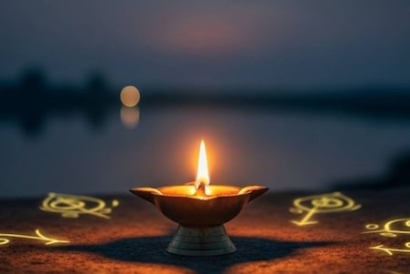 রাত পোহালেই অঘ্রাণের অমাবস্যা! মেষ, সিংহ-সহ ৫ রাশি ভাসবেন টাকার সাগরে! ফুটবে বিয়ের ফুল!