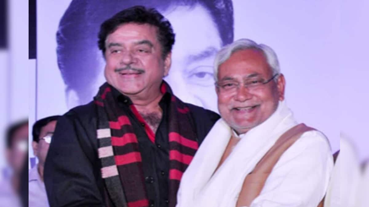নীতীশ কুমারের প্রশংসা করলেন শত্রুঘ্ন সিনহা: তৃণমূল সাংসদ শত্রুঘ্ন হঠাৎ করেই নীতীশের প্রশংসায় ভরা পোস্ট করলেন! জল্পনা শুরু, জবাব চাইবে দল