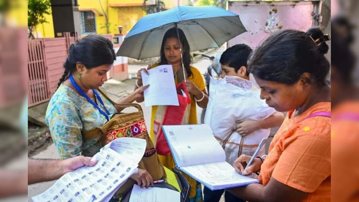 নির্বাচন কমিশন ও পুলিশ সতর্ক করেছে, কাউকে এসআইআরের জন্য ফোন করবেন না এবং ওটিপি চাইবেন না।