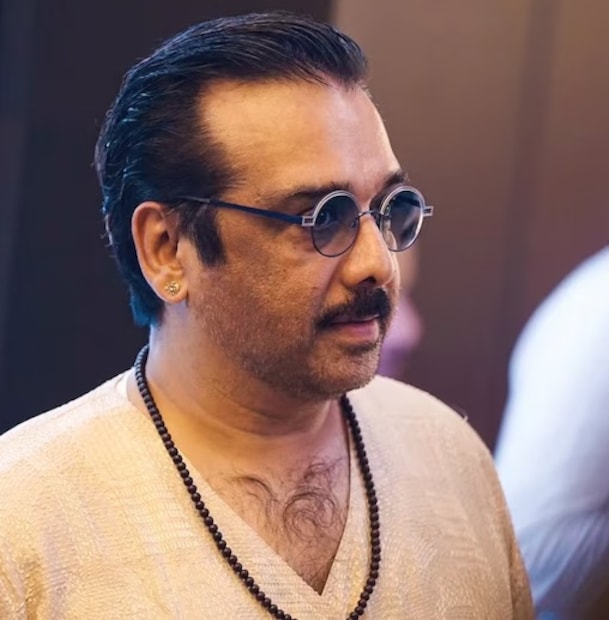 কারণ প্রেম দেশম-এর জন্ম দেওয়া উন্মাদনা কোনও ছবিই অর্জন করতে পারেনি। এক পর্যায়ে পর পর ব্যর্থতার কারণে নায়ক হিসেবে তাঁর কাজও কমে যায়। নানা ছবিতে বাধ্য হয়ে বিনীত পার্শ্ব গুরুত্বপূর্ণ চরিত্রে অভিনয় করতে শুরু করেন। রাজশেখর অভিনীত মা অন্ন্যা ছবিতে তিনি নায়কের ছোট ভাইয়ের ভূমিকায় অভিনয় করেন। তিনি আম্মাই কোসাম ছবিতে রবি তেজার বন্ধু এবং ‘লাহিড়ি লাহিড়ি লাহিড়িলো’ ছবিতে শ্রীনিবাস নাইডুর মতো অনেক চরিত্রে অভিনয় করেছেন।(Photo: Instagram)