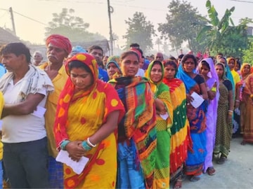 বিহারের বিধানসভা নির্বাচনে প্রথম দফার ভোটগ্রহণ সম্পন্ন! ভোটের হার ৬০.২৫% বিহারের বিধানসভা নির্বাচনে প্রথম দফার ভোটগ্রহণ সম্পন্ন! ভোটের হার ৬০.২৫%