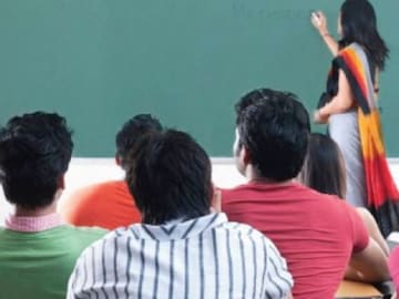 অধ্যক্ষ পদ পূরণ রাজ্যের! নভেম্বর থেকেই ৮৫ টি কলেজ পাচ্ছে নতুন অধ্যক্ষ অধ্যক্ষ পদ পূরণ রাজ্যের! নভেম্বর থেকেই ৮৫ টি কলেজ পাচ্ছে নতুন অধ্যক্ষ