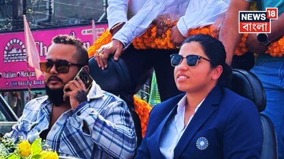 শুক্রবার তিনি বিমানবন্দর থেকে বাড়ি আসেন দুপুর নাগাদ। তারপর মধ্যাহ্নভোজ সেরে সাংবাদিকদের মুখোমুখি হন। সেখানে তিনি শিলিগুড়ি শহরে ক্রিকেট স্টেডিয়াম গড়ারও আহ্বান জানালেন। শুক্রবার তিনি বিমানবন্দর থেকে বাড়ি আসেন দুপুর নাগাদ। তারপর মধ্যাহ্নভোজ সেরে সাংবাদিকদের মুখোমুখি হন। সেখানে তিনি শিলিগুড়ি শহরে ক্রিকেট স্টেডিয়াম গড়ারও আহ্বান জানালেন।