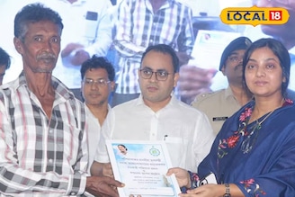 ভাঙনে ক্ষতিগ্রস্তদের পাশে রয়েছে সরকার! দেওয়া হল আর্থিক সহায়তা