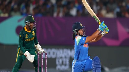 সিএবি সোনার ব্যাট-বল দিয়ে রিচা ঘোষকে দেবে সম্বর্ধনা সিএবি সোনার ব্যাট-বল দিয়ে রিচা ঘোষকে দেবে সম্বর্ধনা