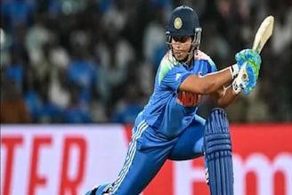 ‘বাংলা পটকার’ ঝোড়ো খেলা, বিশ্বকাপের মঞ্চে সবচেয়ে বেশি ছক্কা হাঁকানোর রেকর্ড ছুঁলেন রিচা