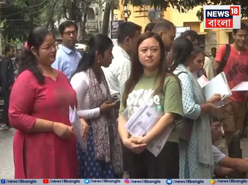 এক সঙ্গে সব বিষয়ে মেধা তালিকা প্রকাশ করবে না স্কুল সার্ভিস কমিশন। সুপ্রিম কোর্টের নির্ধারিত সময়সীমার মধ্যে যাতে বিষয়ভিত্তিক প্যানেল প্রকাশ করা যায় তার জন্যই এই সিদ্ধান্ত বলেই স্কুল শিক্ষা দফতর সূত্রে খবর।