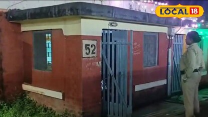 ঘটনাস্থলে পুলিশ ঘটনাস্থলে পুলিশ