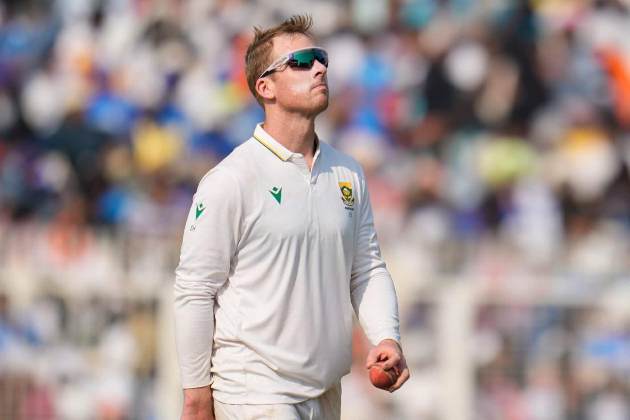 দক্ষিণ আফ্রিকার 'মুরলীধরন'! হাজার উইকেটের মালিক, তারই ভেলকিতে কুপকাত গম্ভীরের দল